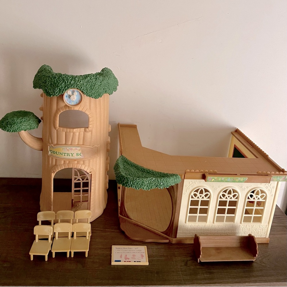 Sylvanian Families Calico Critters Country Tree School House